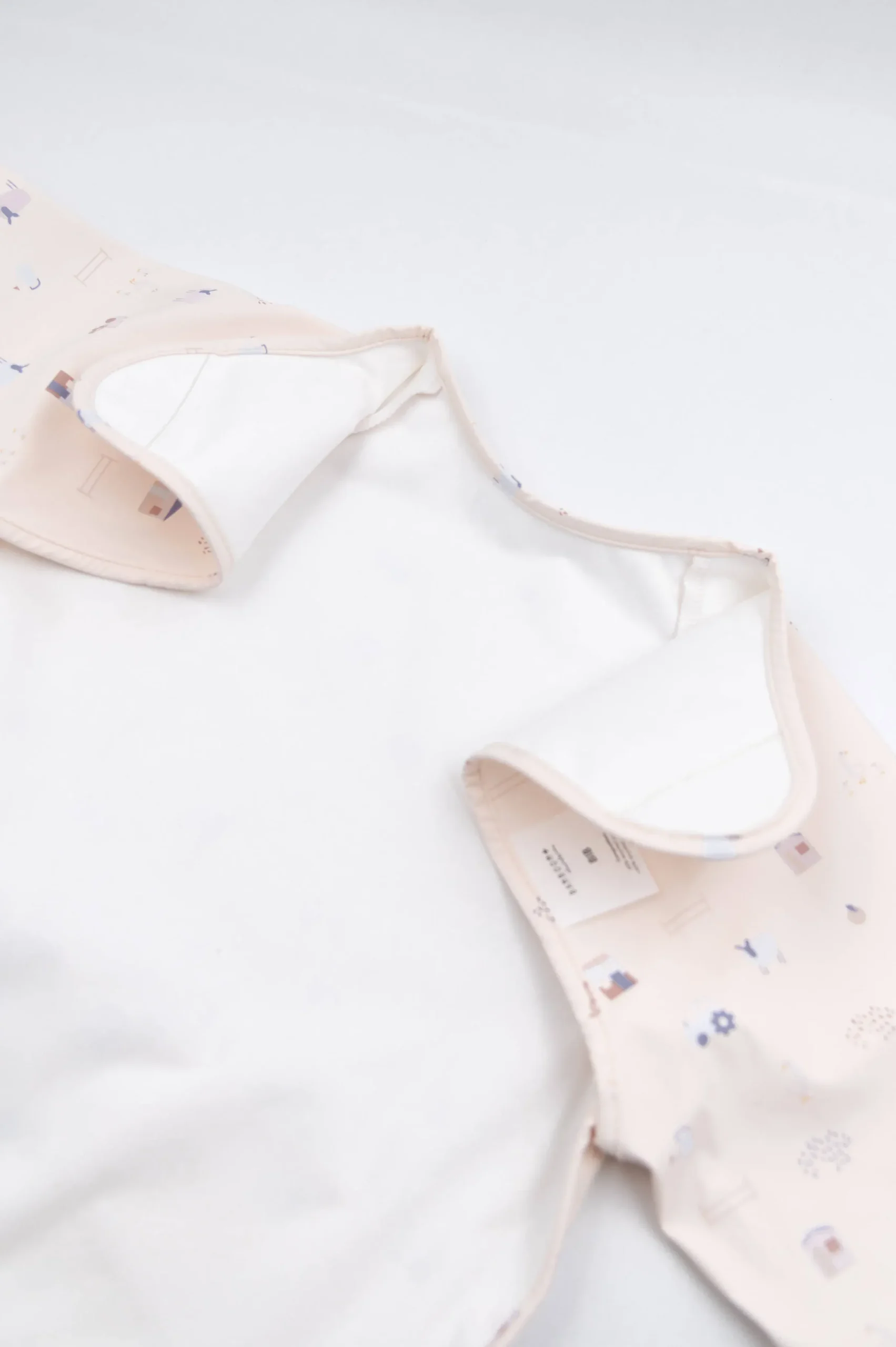 Babero impermeable con mangas - LA GRANJA 133 - Imagen 4